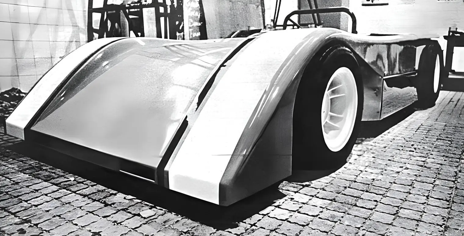 ENE-272: O Carro de Corrida Feito por Estudantes